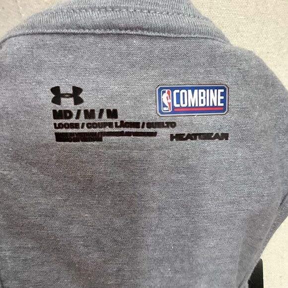 Womens Chicago Bulls Tank Top Grey Sz M New Under Armour Racer Back HeatGear - Picture 5 of 7